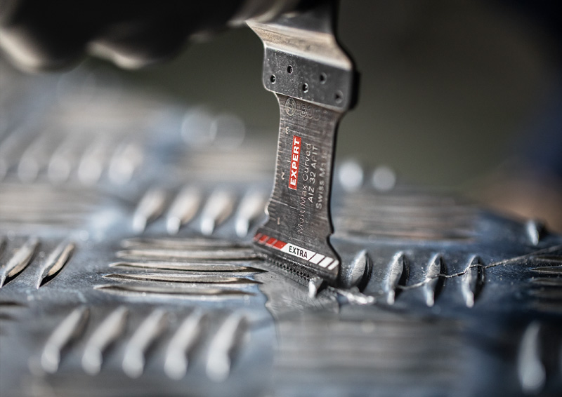 Bosch Expert Multifunktionswerkzeugklinge zum Schneiden von Metall. Detailbild