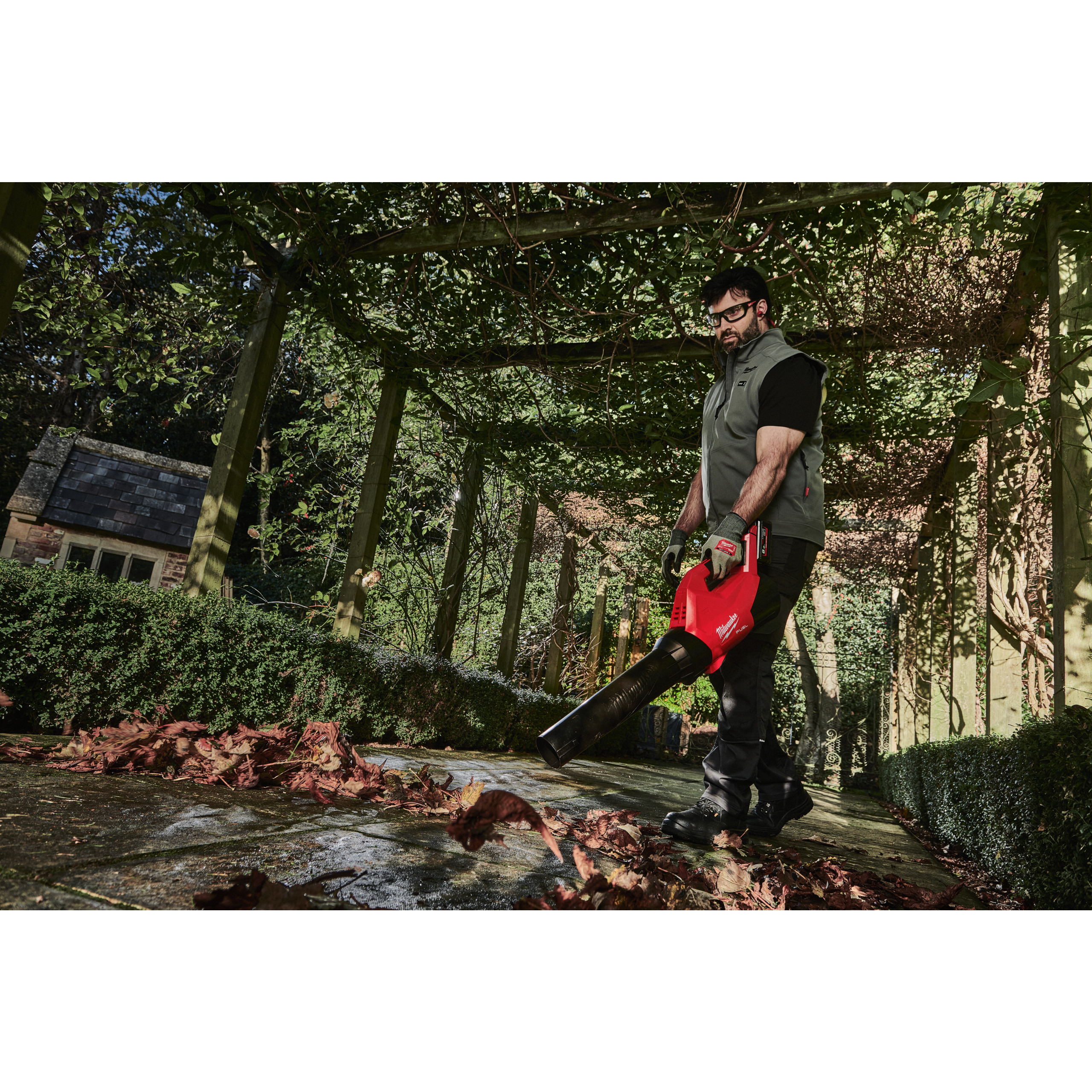 Anwendungsbild Akku-Gebläse M18FBLG3-0