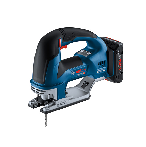 Akku-Stichsäge GST 18V-155 BC von Bosch für tiefe Holzschnitte. Produktbild dynamisch