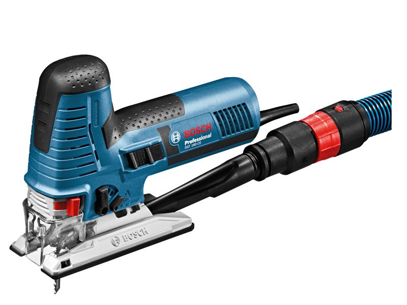 Stichsäge Bosch GST 160 CE mit 800W Eingangsleistung. Produktbild dynamisch
