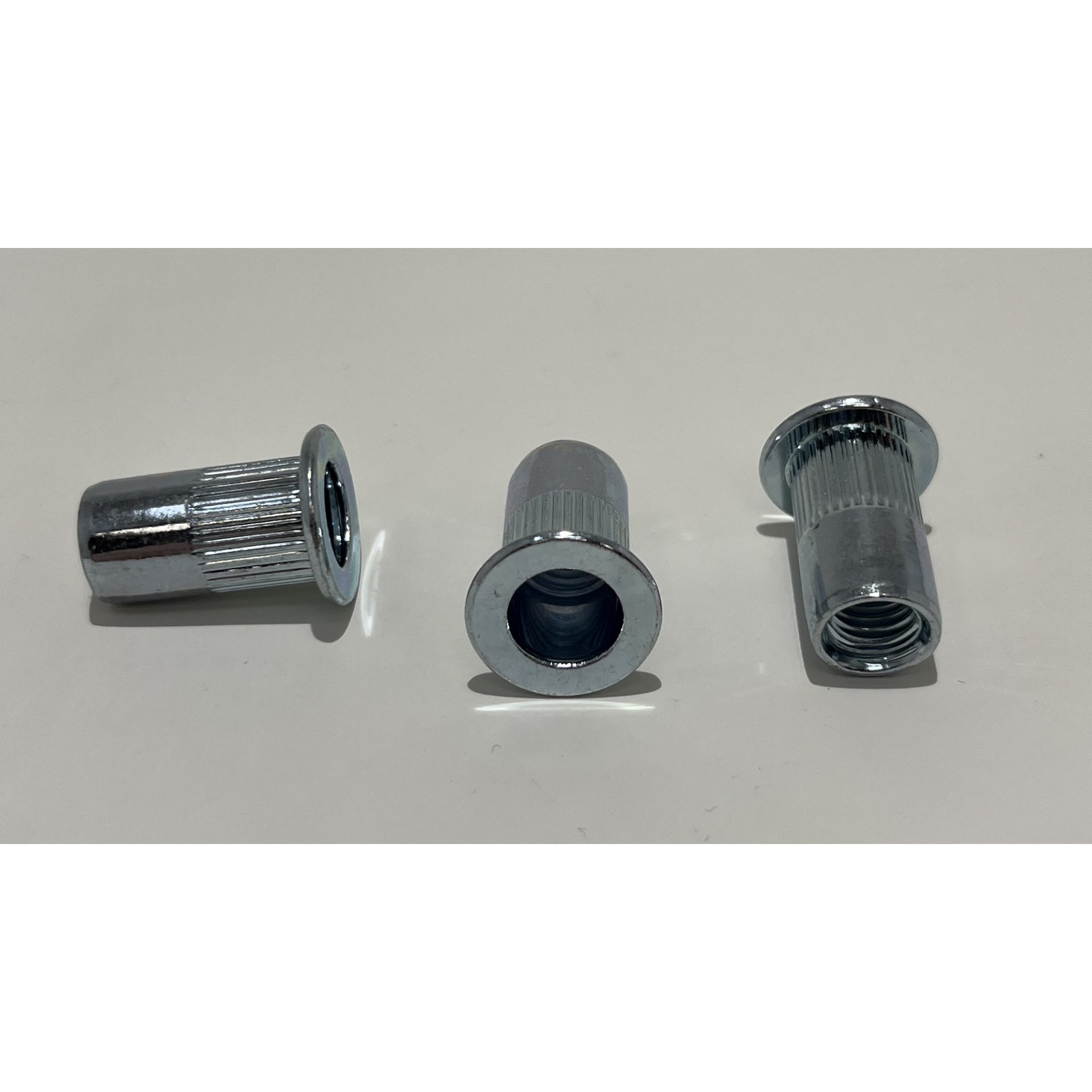 Stahl-Gewindehülse/Nietmutter M8