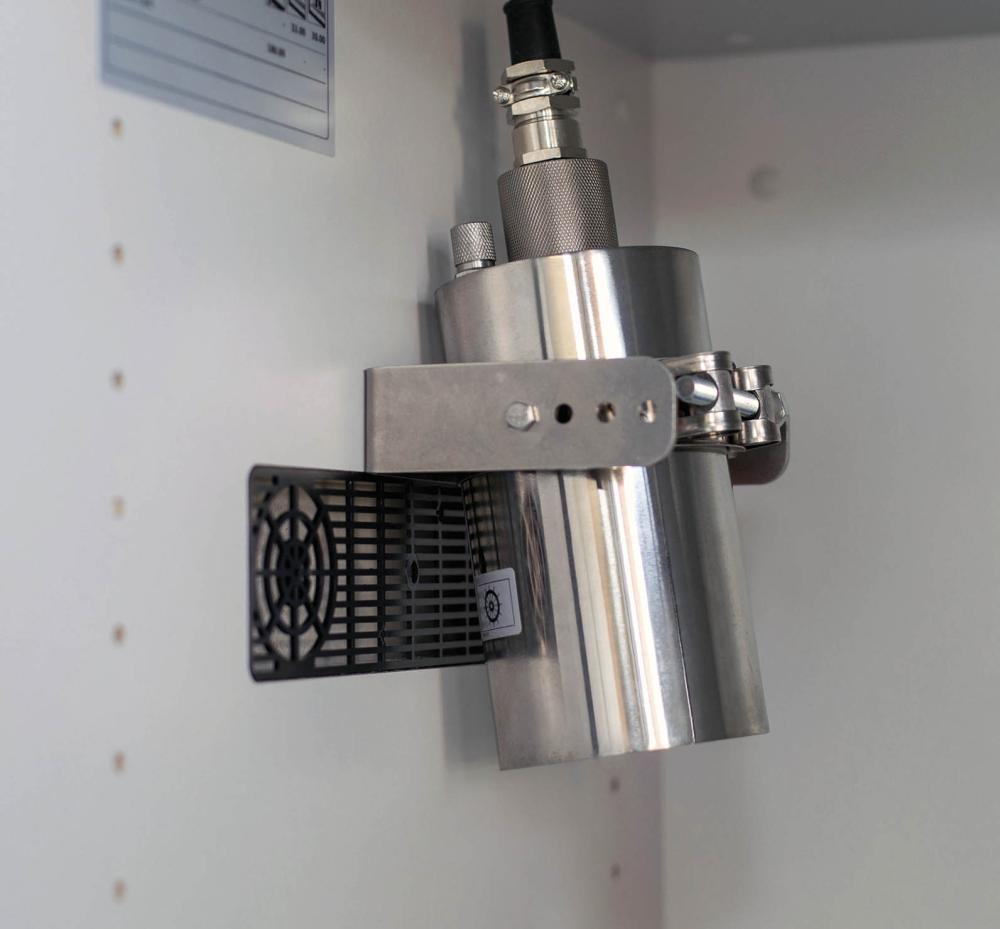 Sicherheitssystem zusätzlich mit Brandunterdrückungseinheit, visuellem Alarm und Steuerelektronik bei Typ PRO CHARGE und PRO STORE